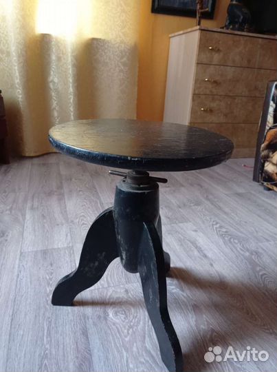 Стул для пианино винтовой