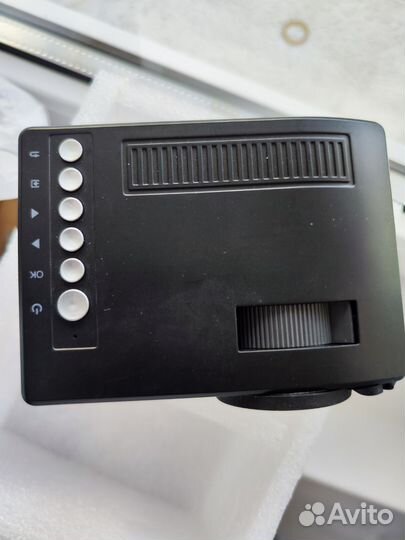 Портативный мини проектор