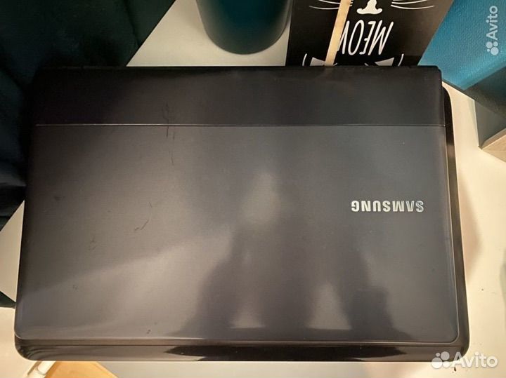 Ноутбук samsung на запчасти или на пересидеть