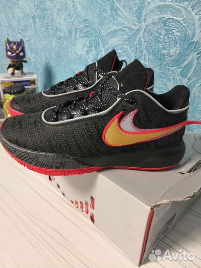 Кроссовки Nike LeBron 20 Bred