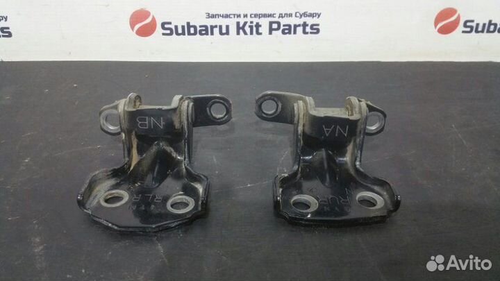 Петля двери задняя правая Subaru Forester SG