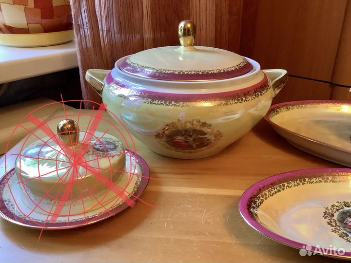 Тарелки, соусник, блюда Мадонна -гдр, ретро