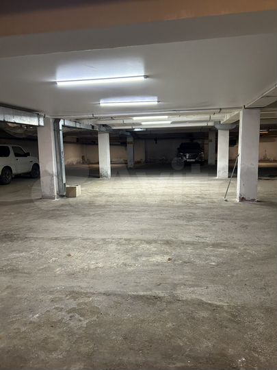 Машиноместо, 18 м²