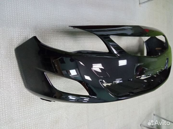 Бампер передний Opel Astra J 2009-12 в цвет