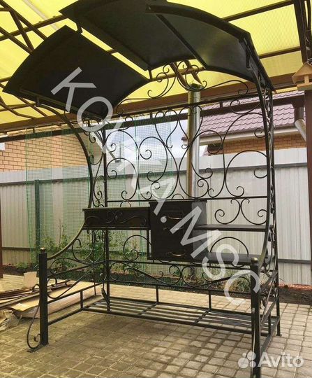 Мангал с крышей