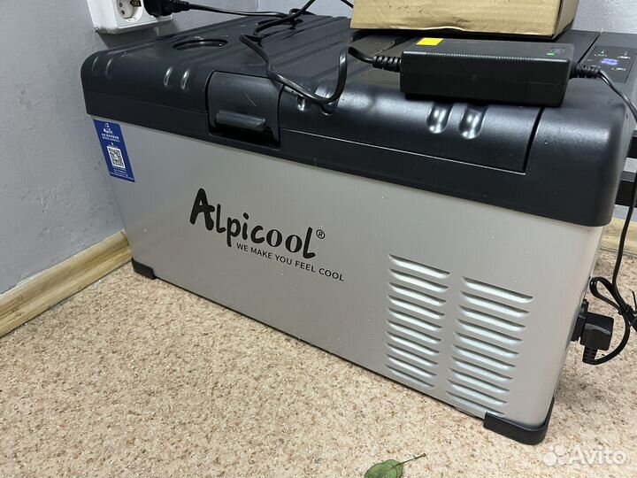 Холодильник морозильник 12/220