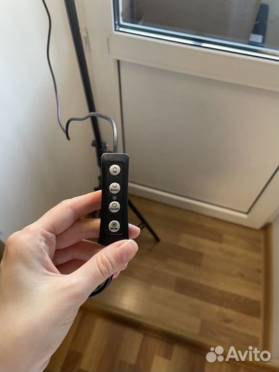 Штатив с кольцевой лампой