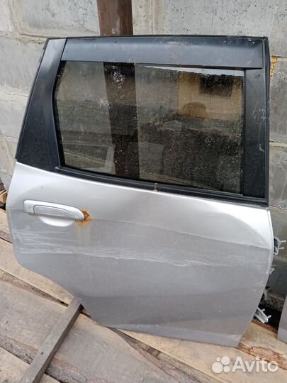 Дверь задняя правая Honda fit