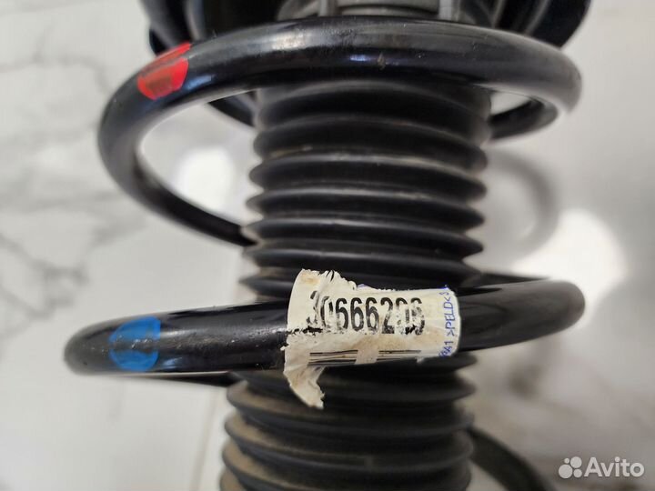 Амортизаторы передние Volvo S40 II в сборе