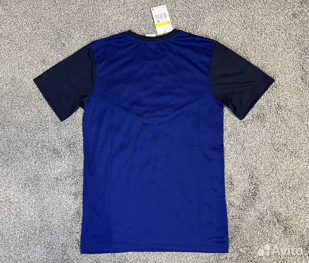 Футболка Nike Repeat новая, оригинал (S)