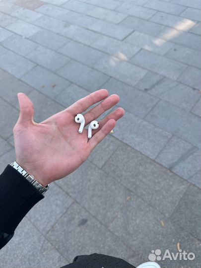 Продам наушники airpods pro. Оригинал