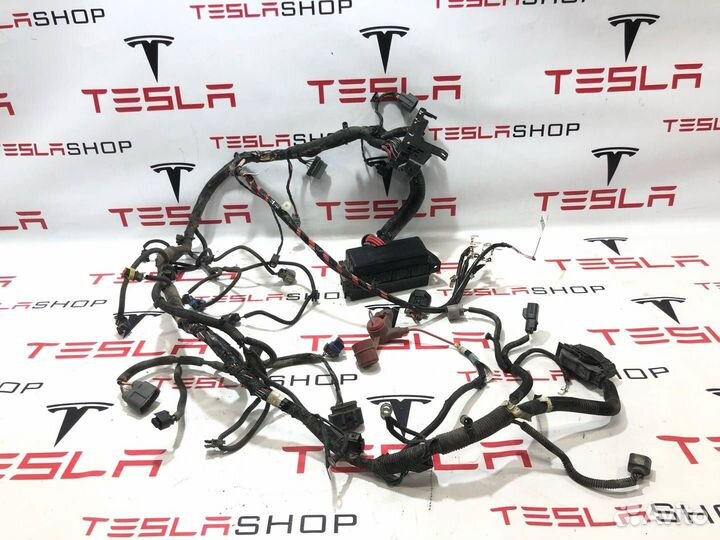 Электропроводка передняя подкапотная Tesla Model S