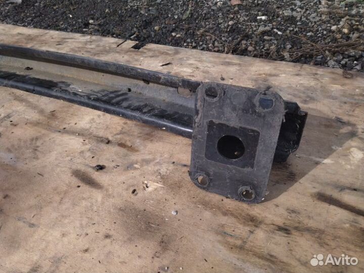 Усилитель бампера задний Volkswagen Touareg