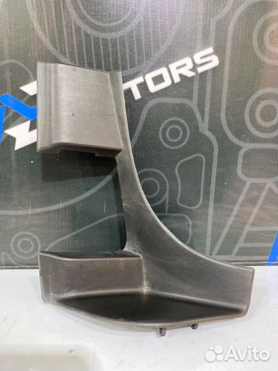 Пластик багажника левый Volkswagen Touareg 7L