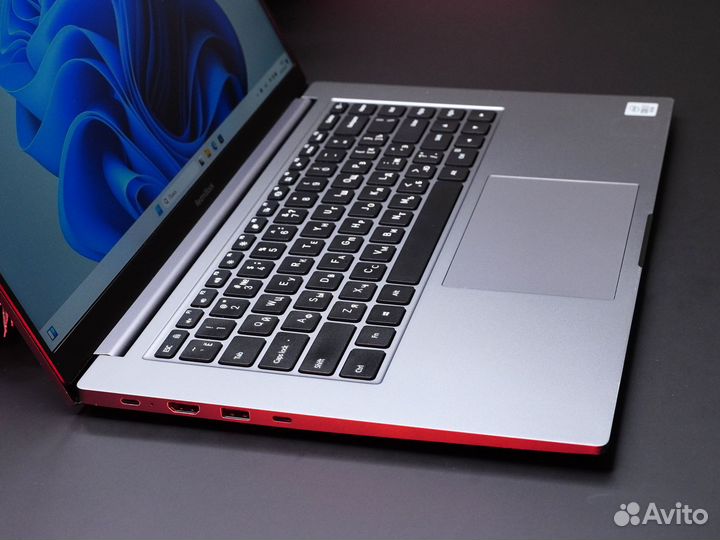 XIaomi RedmiBook 16 / i7 1065G7 / 16GB / 16