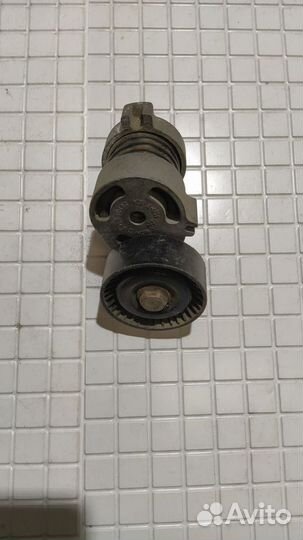 Ролик-натяжитель приводного ремня BMW E81 E87 E90