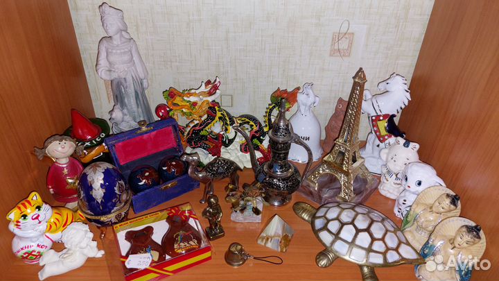 Статуэтки в ассортименте