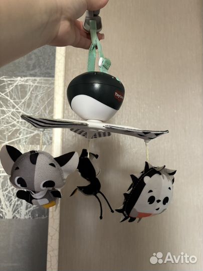 Музыкальный мобиль на кроватку