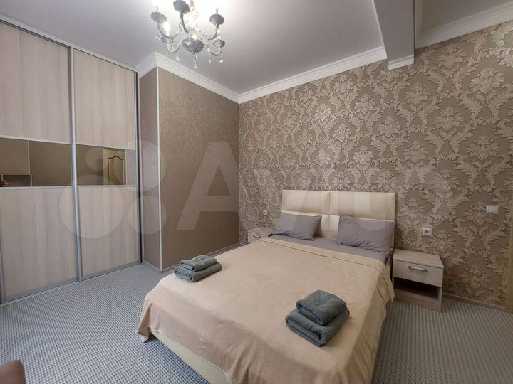 3-к. квартира, 100 м², 1/6 эт.