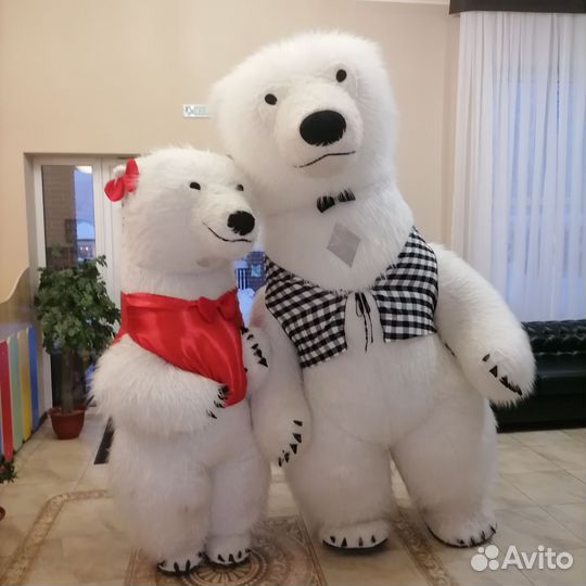 Пушистики спешат поздравить ваших родных и любимых