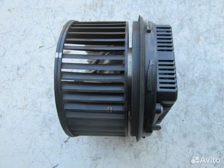 Моторчик отопителя Форд С Мах 2003 2010