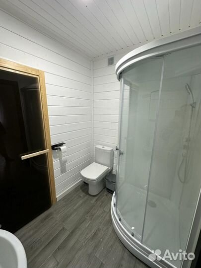 Сауна в доме у пруда