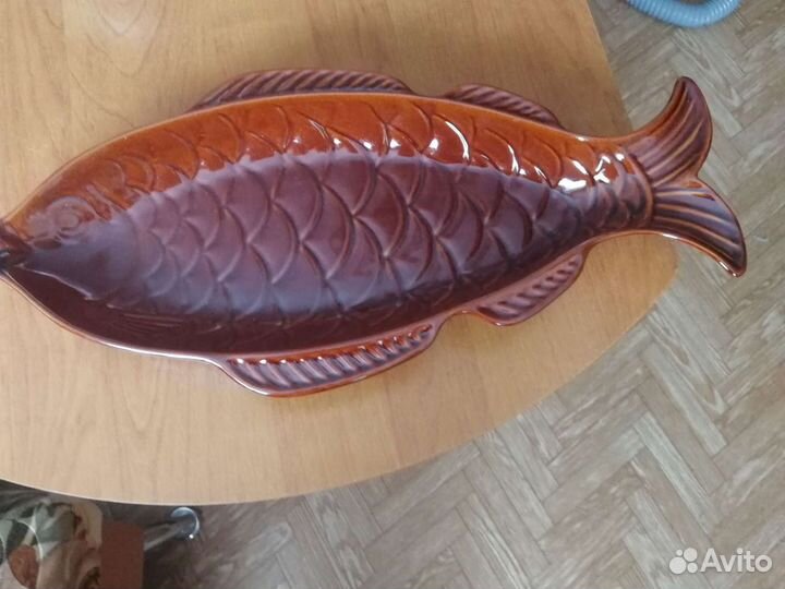 Блюдо под рыбу новое керамич