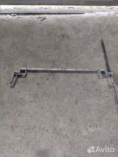 Балка поперечная передняя Mercedes A W177