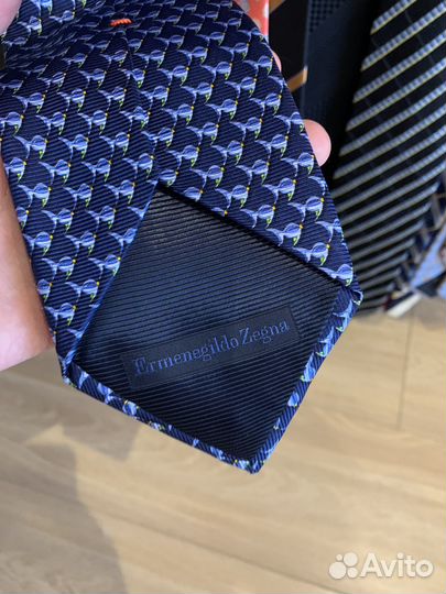 Галстуки фирменные