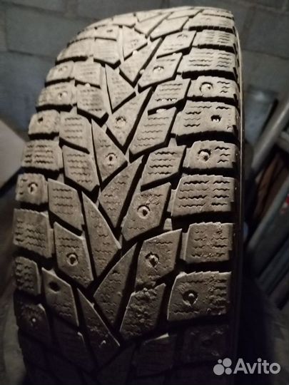 Dunlop Grandtrek Ice 02 215/65 R16