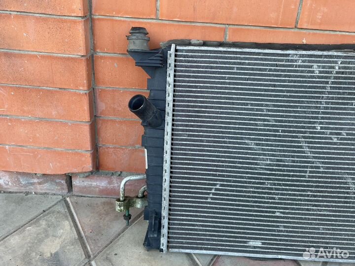 Радиатор охлаждения двигателя Ford Focus 2