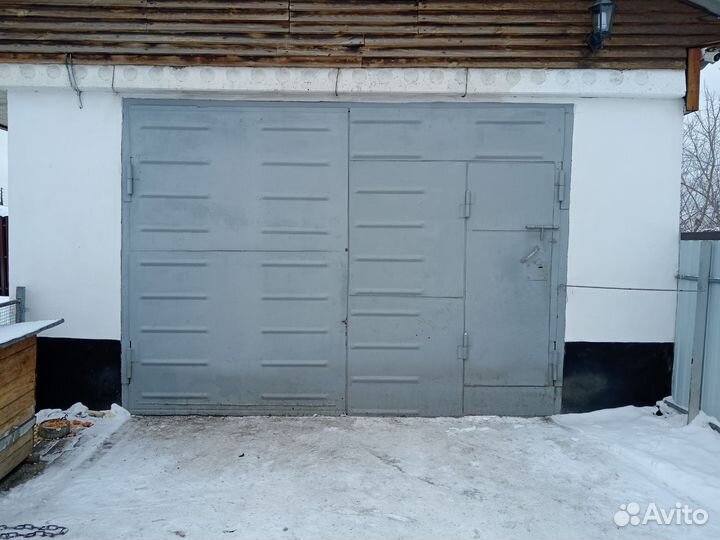 Гаражные ворота металлические утеплённые