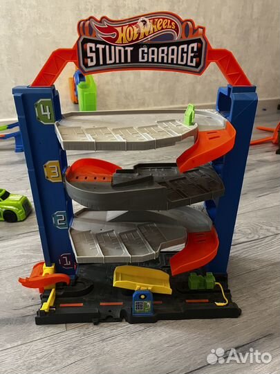 Хотвилс гараж для машин
