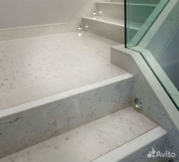 Бескаркасная лестница от производителя