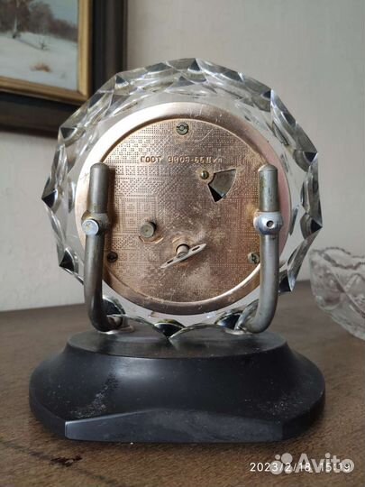 Часы настольные в хрустале Маяк. СССР. На ходу