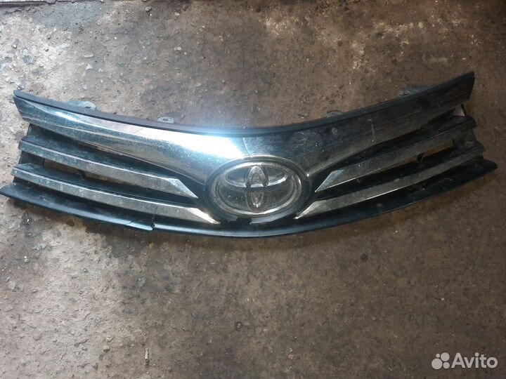 Решётка радиатора Тойота королла Е180