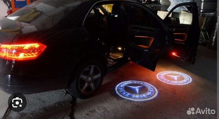 Проекция Mersedes Benz