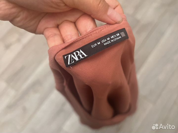 Zara Персиковая шелковая блузка размер М