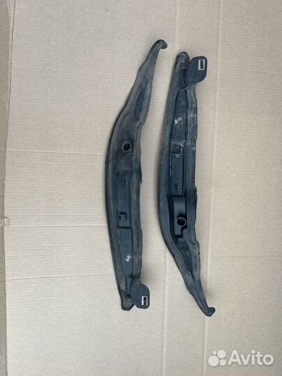 Пыльник переднего крыла Peugeot 207