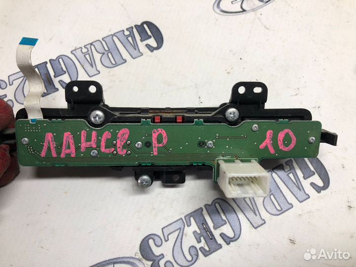 Кнопка аварийной сигнализации Mitsubishi Lance 10