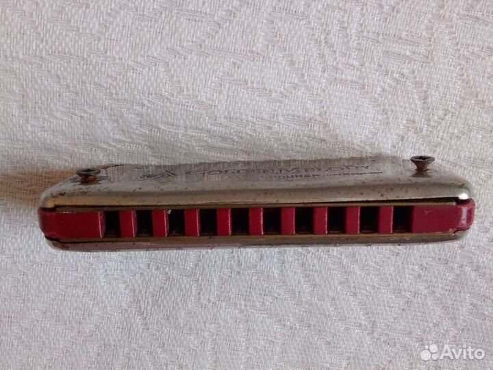 Губная гармошка, маракас, кастаньеты, бубен