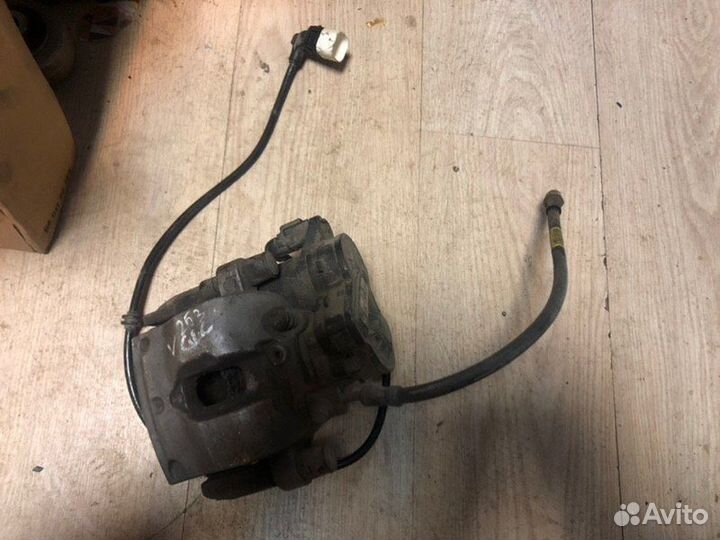 Суппорт задний левый Mercedes Glc-Class X253