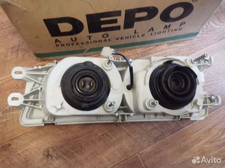 Передняя правая фара Mitsubushi Galant 6