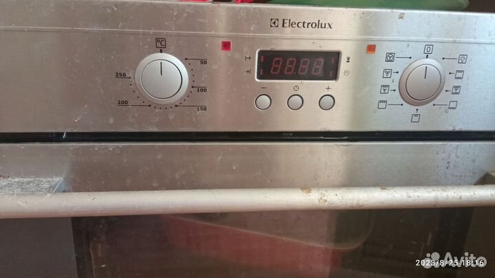 Духовой шкаф Electrolux