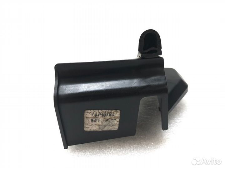 Уплотнитель двери передний левый Land Rover Range