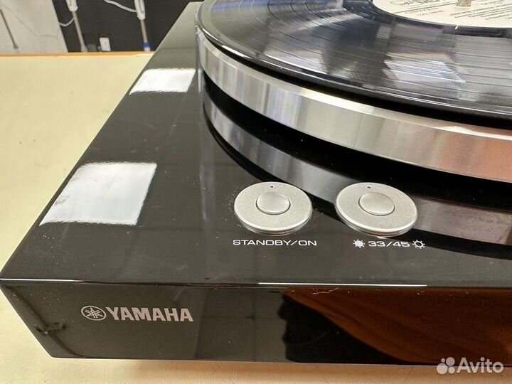 Проигрыватель Yamaha MusicCast vinyl 500 (Центр)