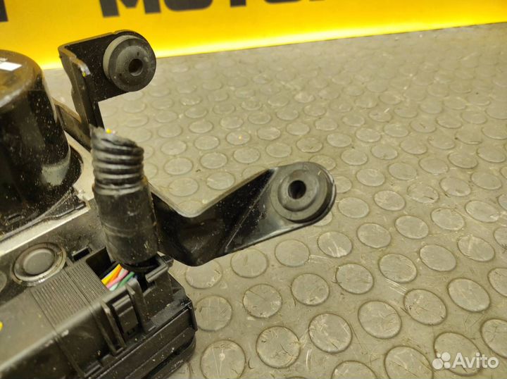 Блок управления тормозами/насос ABS Mazda Mazda3/M