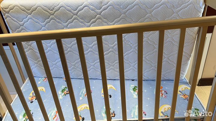 Детская кроватка с ортопедическим матрасом +прочее