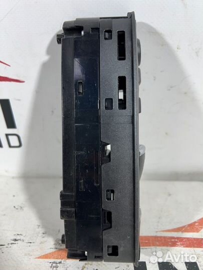 Блок кнопок стеклоподъёмника Nissan Patrol Y62