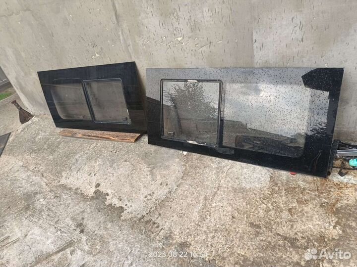 Стекло с форточкой дукато